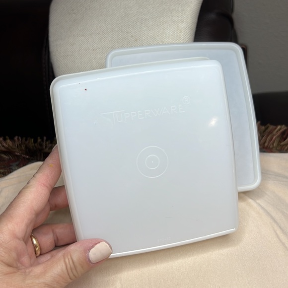 Set of 2 Tupperware Sandwich Containers #1388 - Picture 3 of 4